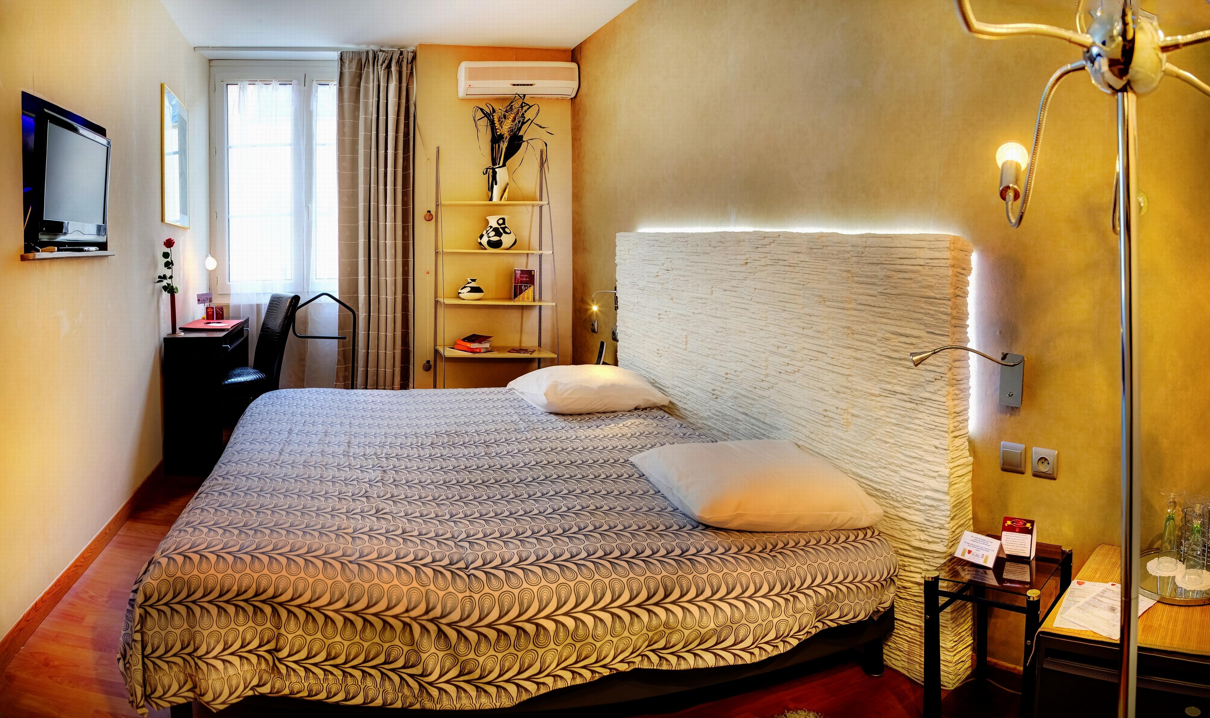 Hotel Renaissance Castres  Kültér fotó